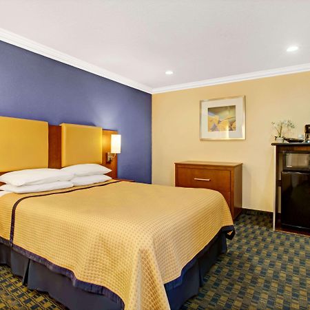 Days Inn San Francisco - Lombard Exterior photo